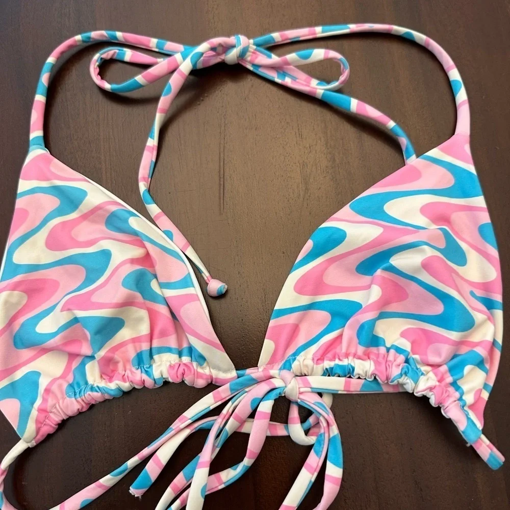 FRANKIES BIKINIS Tia Triangle String Bikini (624)